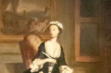 Highmore i Pamela writing cropped
